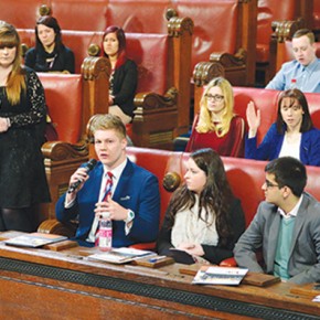 Apprentices tell of careers guidance problems in ministerial debate Apprentices tell of careers guidance problems in ministerial debate