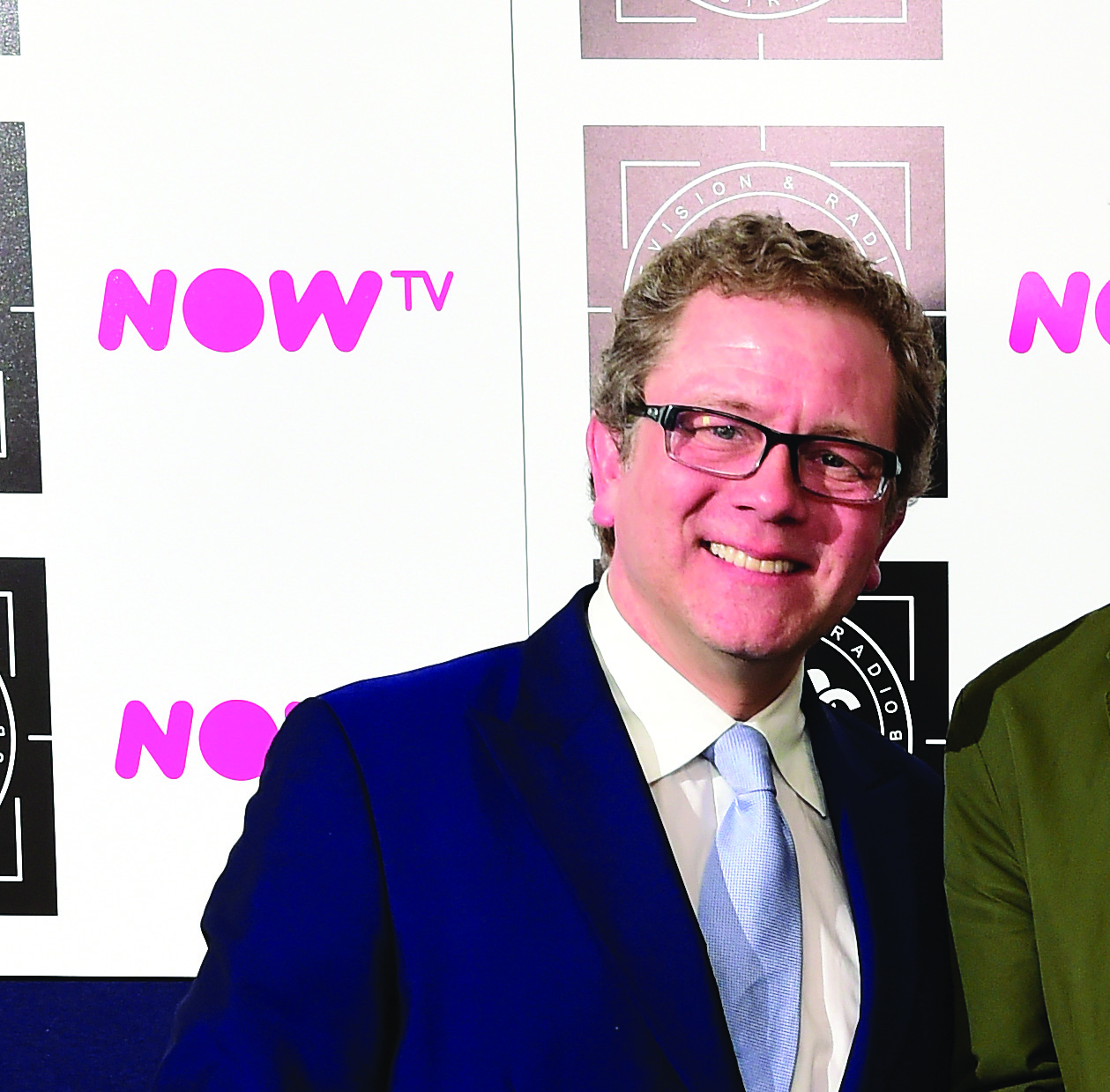 Jon Culshaw presents the Daytime Programme Sponsored by the Warranty Group award to winners Pointless in the press room at the 2016 Television and Radio Industries Club Awards, Grosvenor House, Park Lane, London. PRESS ASSOCIATION Photo. Picture date: Tuesday March 8, 2016. Photo credit should read: Ian West/PA Wire