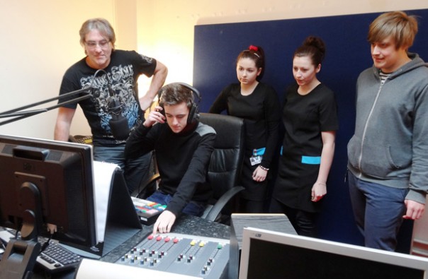 Community radio station finds new home in unused rooms at campus Community radio station finds new home in unused rooms at campus
