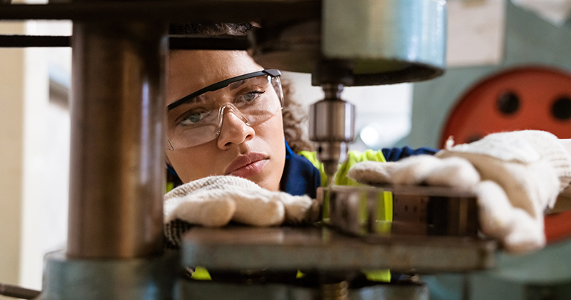 Provider shuts its doors to hundreds of young engineering apprentices Provider shuts its doors to hundreds of young engineering apprentices