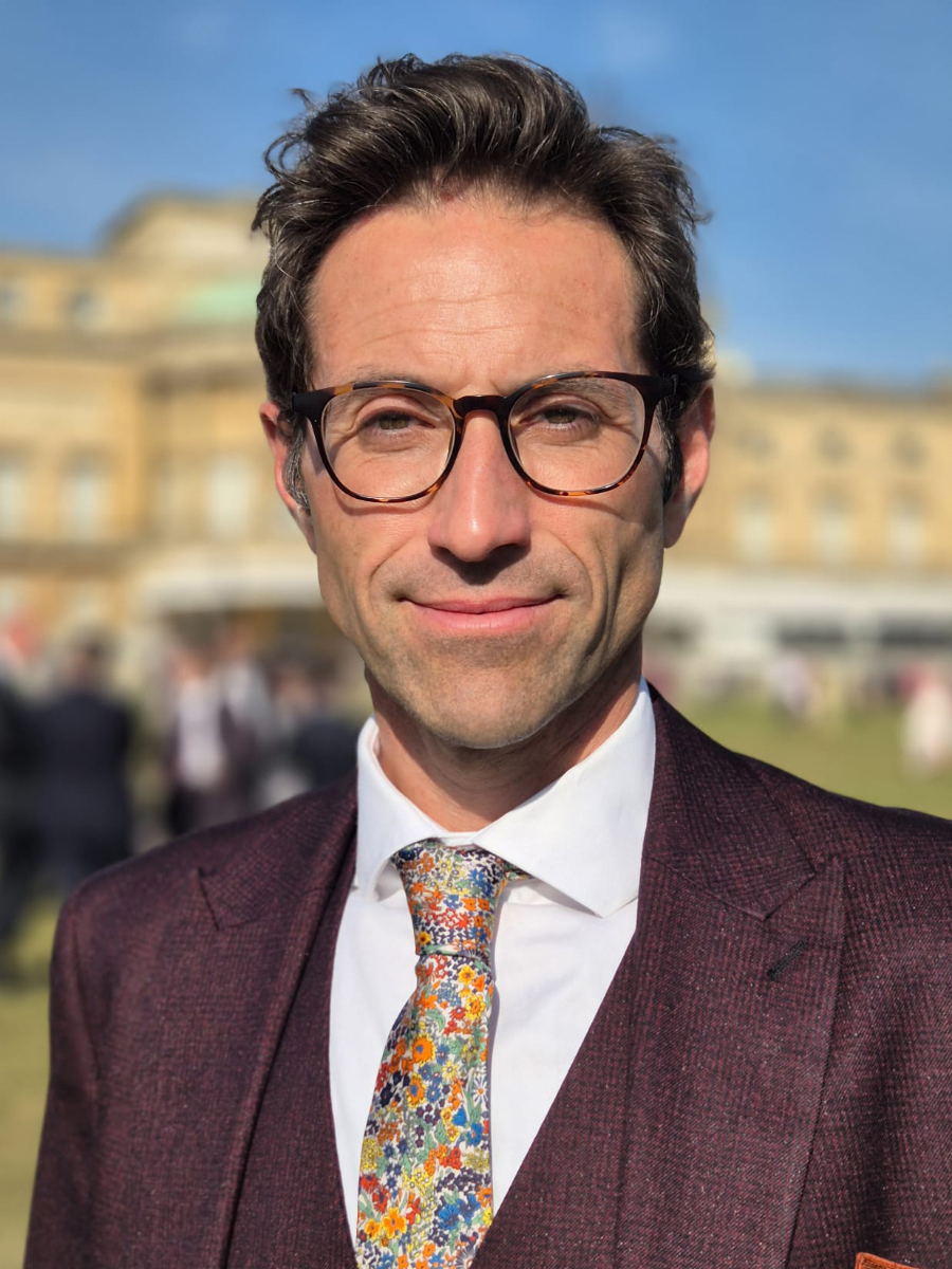 Headshot of Simon Fox