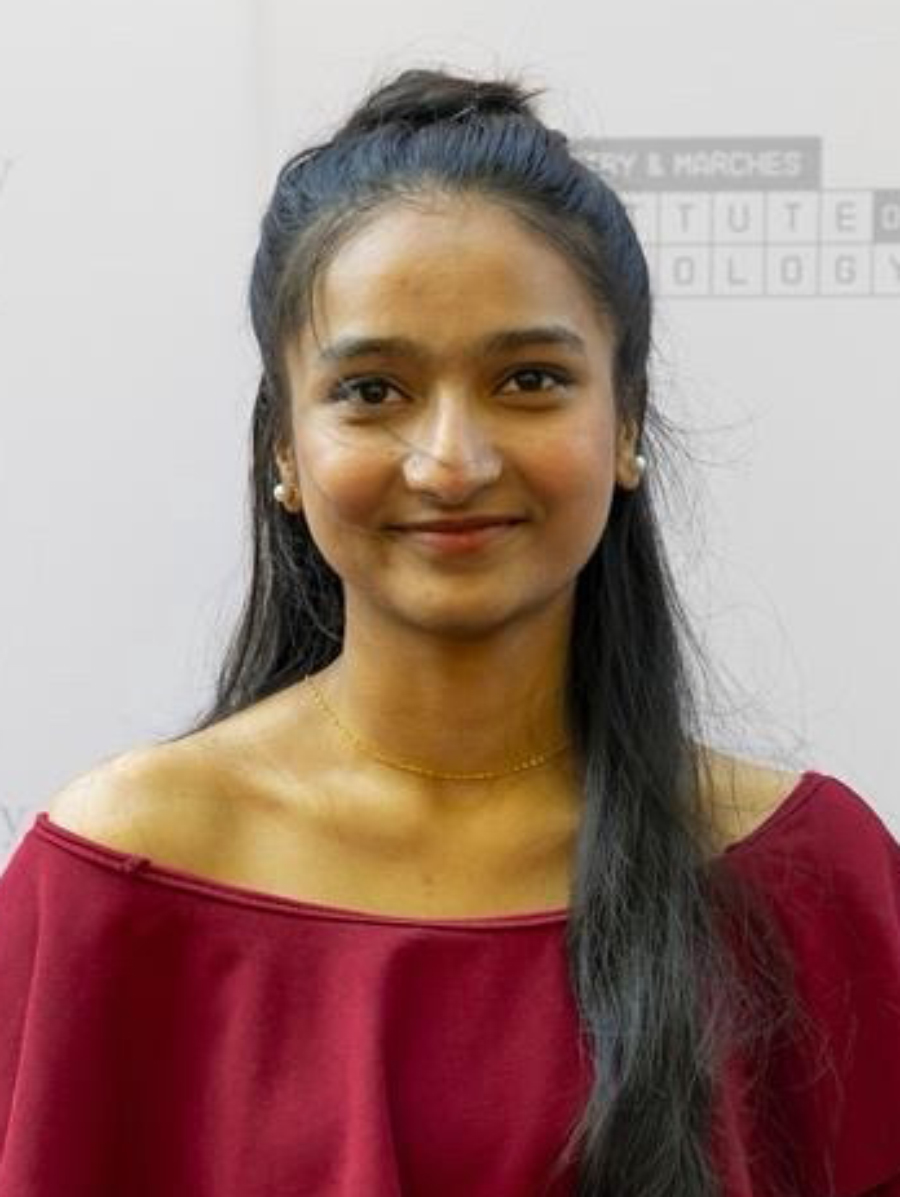 Headshot of Kaynat Ahmad
